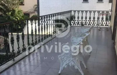 Casa duplex exclusiva com vista baía e ampla área verde!
