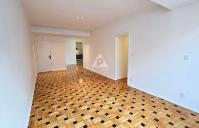 Apartamento com tres quartos, 1 sauite e vaga na escritura