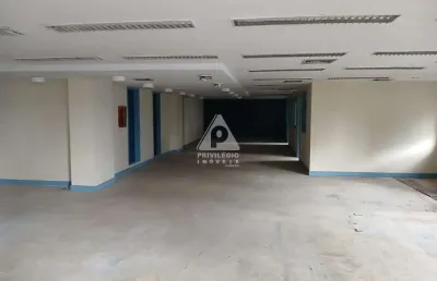 Prédio comercial no centro disponível para venda na privilégio imóveis.