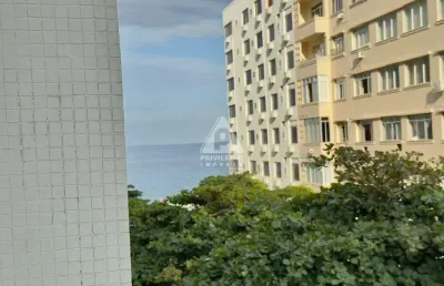 Apartamento 2 quartos - reformado com vista lateral mar - posto 5, copacabana, rj