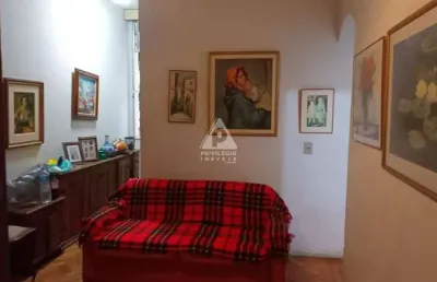Posto 5! 50m² - quarto e sala com dependência em rua nobre de copacabana