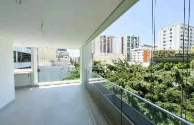 Prédio novíssimo! 4 quartos sendo 2 suíte, 4 banheiros ao total. 185m² com 2 vagas de garagem!! frontal.