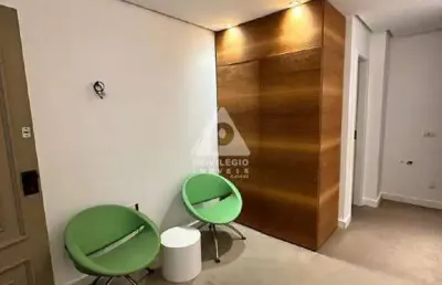 Sala comercial com 52m2, com banheiro, no edif. empresarial amadeus mozart (edif. amarelinho)