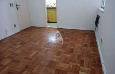 Sala quarto em copacabana com área de serviço rua transversal