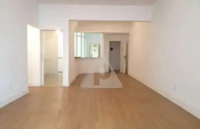 Salão, jardim de inverno, 3 quartos, 2 suítes, banheiro social, cozinha,