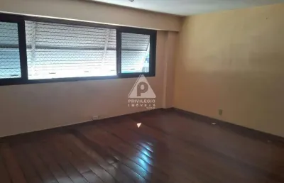 Apartamento no leme com 4 quartos e 3 vagas na escritura