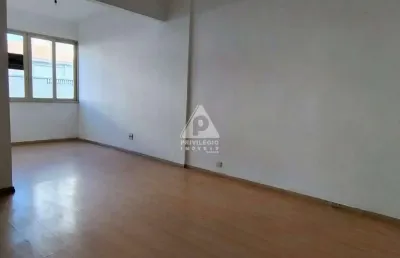 Oportunidade em copacabana -- 03 quartos no posto 2
