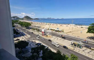 Salão, lavabo, 3 quartos sendo 2 suítes, cozinha, dce e vg