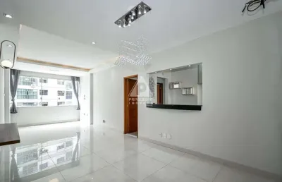 Imperdível ! excelente 3 quartos, 1 suíte , reformado com vaga , andar alto , copacabana!