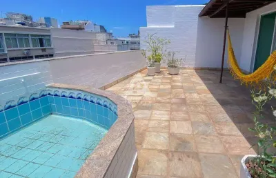 Cobertura linear em copacabana, com piscina e churrasqueira!