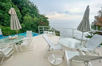 Mansão à venda no joá, vista deslumbrante para o mar, vista pedra da gávea, área de lazer completa