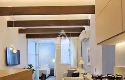 Apartamento com 80m2 todo reformado em ipanema com dois quartos próximo ao metrô.