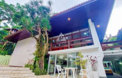Casa à venda em são conrado, 5 quartos, 4 suítes, área verde e vista para o morro dois irmãos