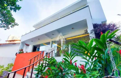 Casa com vista mar e pedra da gávea – piscina, suítes e energia solar