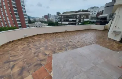 Magnifica cobertura à venda no leblon, terraço amplo, quadrissima da praia do leblon
