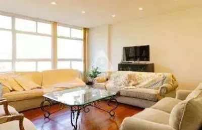 Frente e vista mar! 4 quartos com suíte e vaga em ipanema