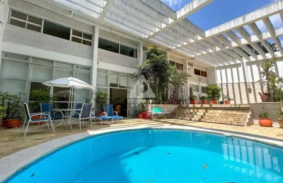 Casa de luxo com piscina e cachoeira no coração de são conrado!