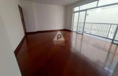 Excepcional apartamento 3 quartos com 2 vagas no leblon – rua arborizada e condomínio completo
