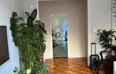Apartamento espaçoso em laranjeiras: 3 quartos, suíte e vaga