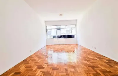 Leblon | 4 quartos com 1 vaga | a 1 quarteirão da praia!
