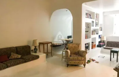 Excelente apartamento de 2 quartos com vaga no leblon