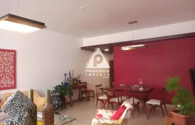 Colado praia do flamengo, 3 quartos com 1 vaga na convenção do condomínio garantida