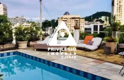 Maravilhosa casa histórica com 6 quartos e dois apartamentos!