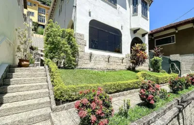 Privilégio imóveis vende: excelente casa com vista para o cristo, varanda ampla, duas salas!