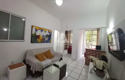 Apartamento de sala quarto, claro e arejado com cozinha integrada e área de serviço na glória