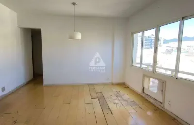 Apartamento de 2 quartos na praia do flamengo, com vaga e infraestrutura