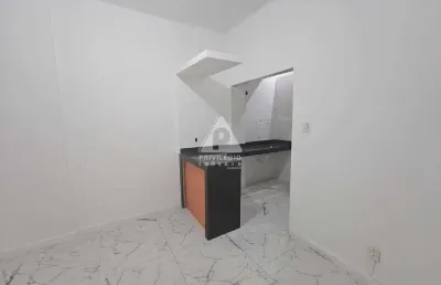 Apartamento conjugado estilo studio totamente refeormado, diponível para venda no flamengo
