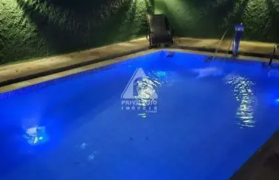 Casa duplex com 4 quartos e piscina em paquetá!!! 128m²