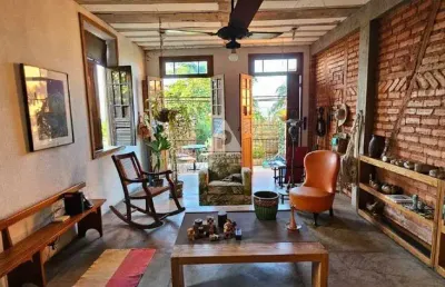 Privilégio imóveis vende: casa tríplex espaço, conforto e funcionalidade