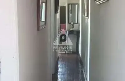 Apartamento de 2 quartos, com dependencia completa , a venda no melhor da tijuca