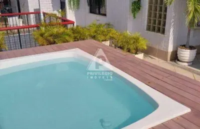 Cobertura à venda na freguesia – 3 quartos, 218m², piscina e churrasqueira