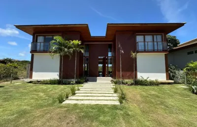 Casa a venda 6 suítes porteira fechada no praia bela em praia do forte