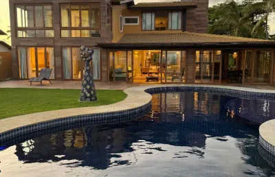 Casa a venda 6 suítes, frente mar em interlagos- bahia