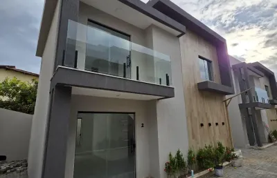 Casa 4/4 sendo 1 suíte 132 m2 em villas do atlântico