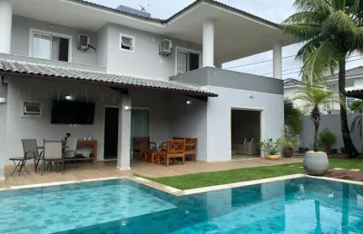 Casa 4/4 sendo 2 suítes, rua sem saída na priscila dutra vilas do atlântico