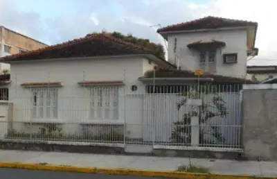 Casa com 6 quartos para alugar no Arruda, Recife 