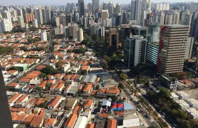 Cobertura duplex de 175 metros quadrados com 3 suítes e 3 vagas de garagem.