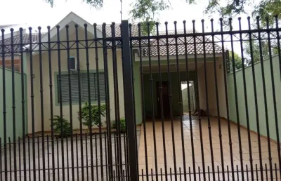 Casa com 3 quartos à venda na rua rui barbosa, 2081, zona 06, maringá por r$ 650.000