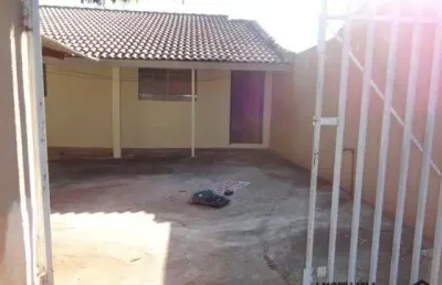 Casa com 3 quartos à venda na Rua João Antônio Correia Júnior, 99, Conjunto Habitacional Requião, Maringá