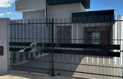 Casa com 3 quartos à venda na Rua Rio Amazonas, Conjunto Residencial Paulino Carlos Filho, Maringá