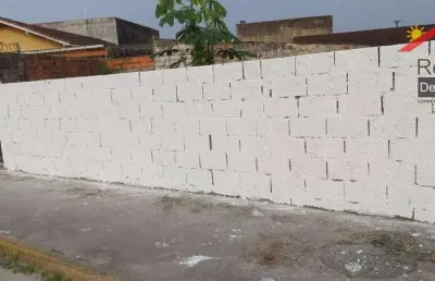 Terreno de 220 m² no coração de itanhaém , pronto para construir .