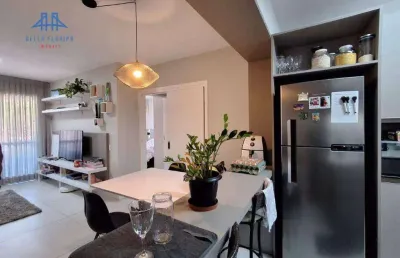 Oportunidade!!! ótimo apartamento em frente a ufsc, 2 quartos, banheiro, sacada, 1 garagem, reformado e moiliado.