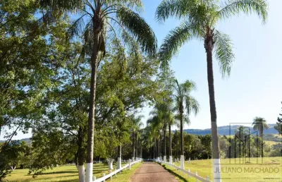 Sitio  fantástico na cidade de cassia dos coqueiros-sp