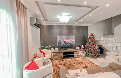 Excepcional sobrado à venda em condominio fechado em franco da rocha
