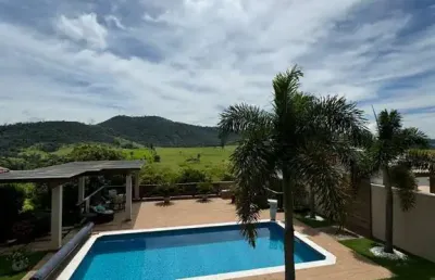 Deslumbrante casa estilo chácara em condomínio fechado, atibaia-sp