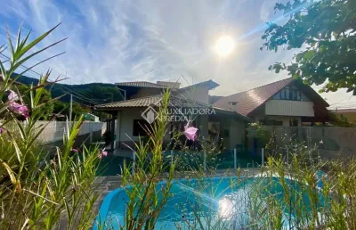 Casa em condomínio fechado com 4 quartos à venda na rua hermes guedes da fonseca, 854, armação do pântano do sul, florianópolis, 200 m2 por r$ 1.900.000